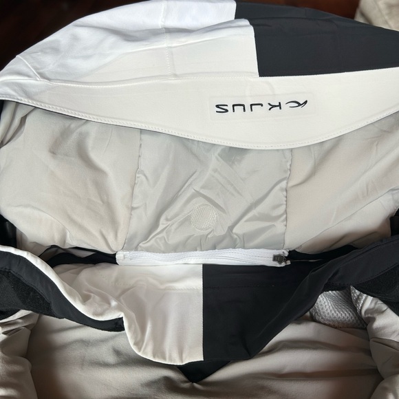 Women’s Ski Jacket: Kjus Sapphire Jacket - Picture 5 of 11